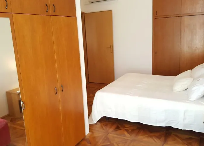 Centar Old Town, With Free Private Parking * Pula