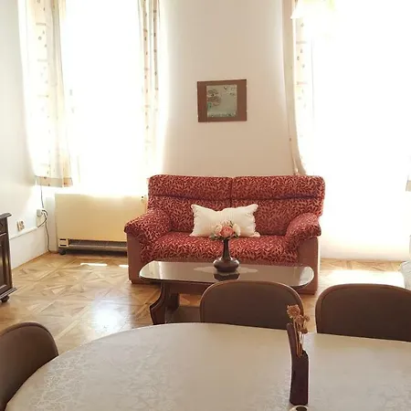 Centar Old Town, With Free Private Parking Apartment Pula